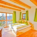 Almhaus In Bad St- Leonhard Im Lavanttal By Interhome בית נופש באד סנט לאונרד אים לבנטל